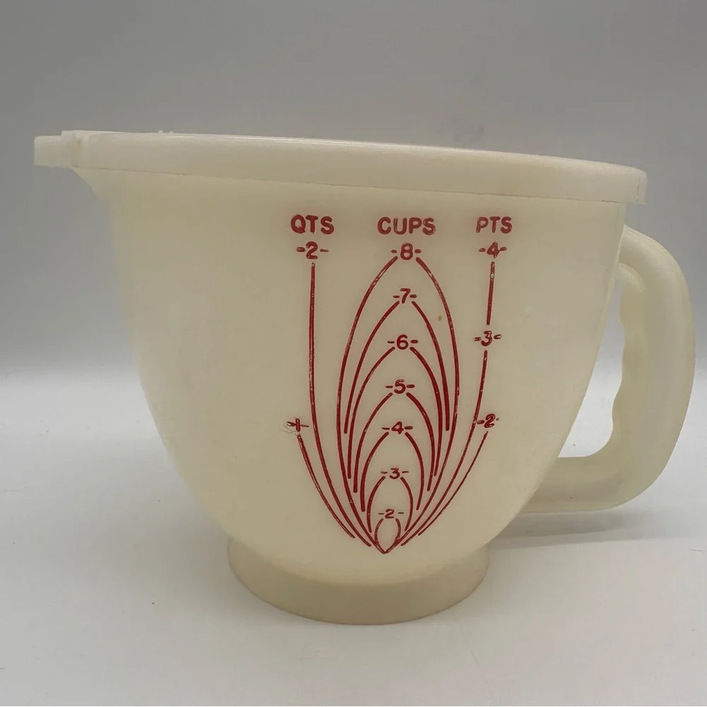 Tupperware Vintage Mix-N-Store 2 Quart Measuring Bowl